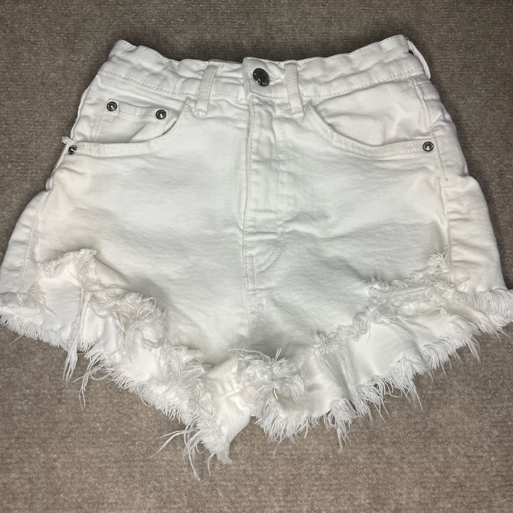 Zara White Jean Shorts High-Waisted Distressed, Sz 0